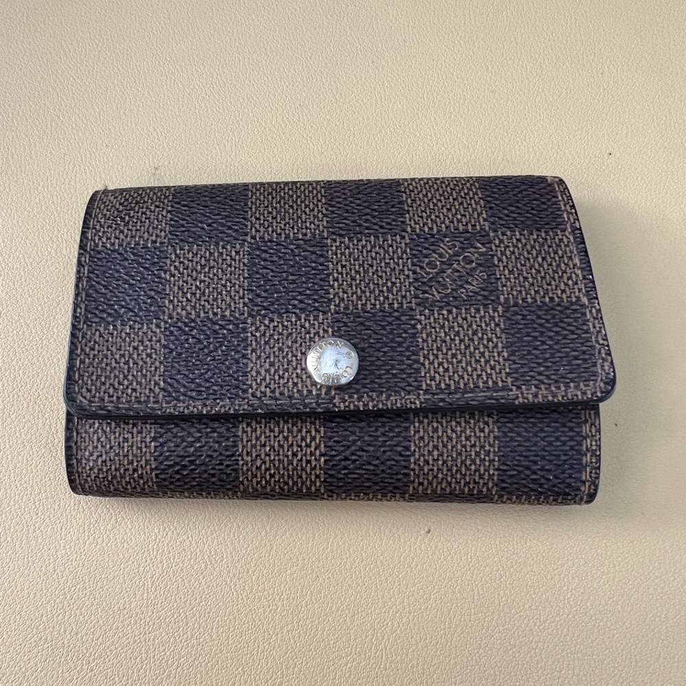 Louis Vuitton DE key holder